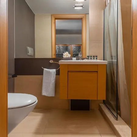 Couple's Getaway , Modern Amenities & Sophisticated Style *